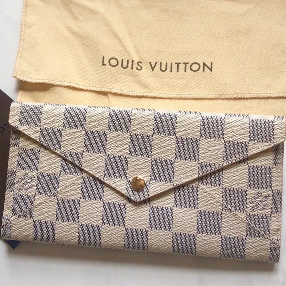 Authentic Louis Vuitton Leather clutch or wallet